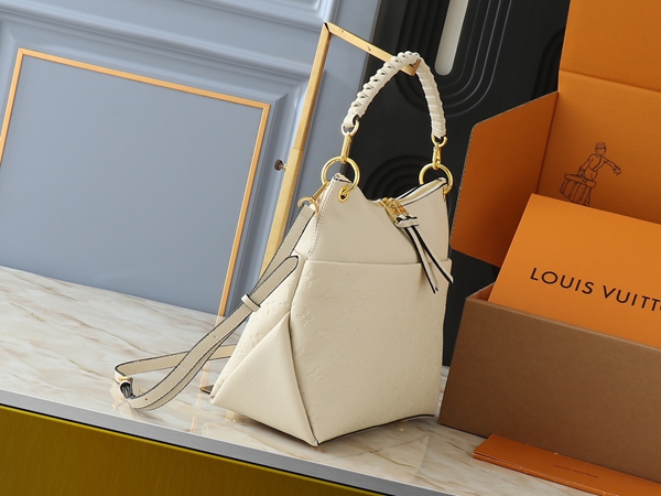 ルイヴィトンバッグ背面デザイン